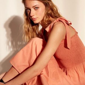 Aritzia Wilfred smocked dress in medium in vguc